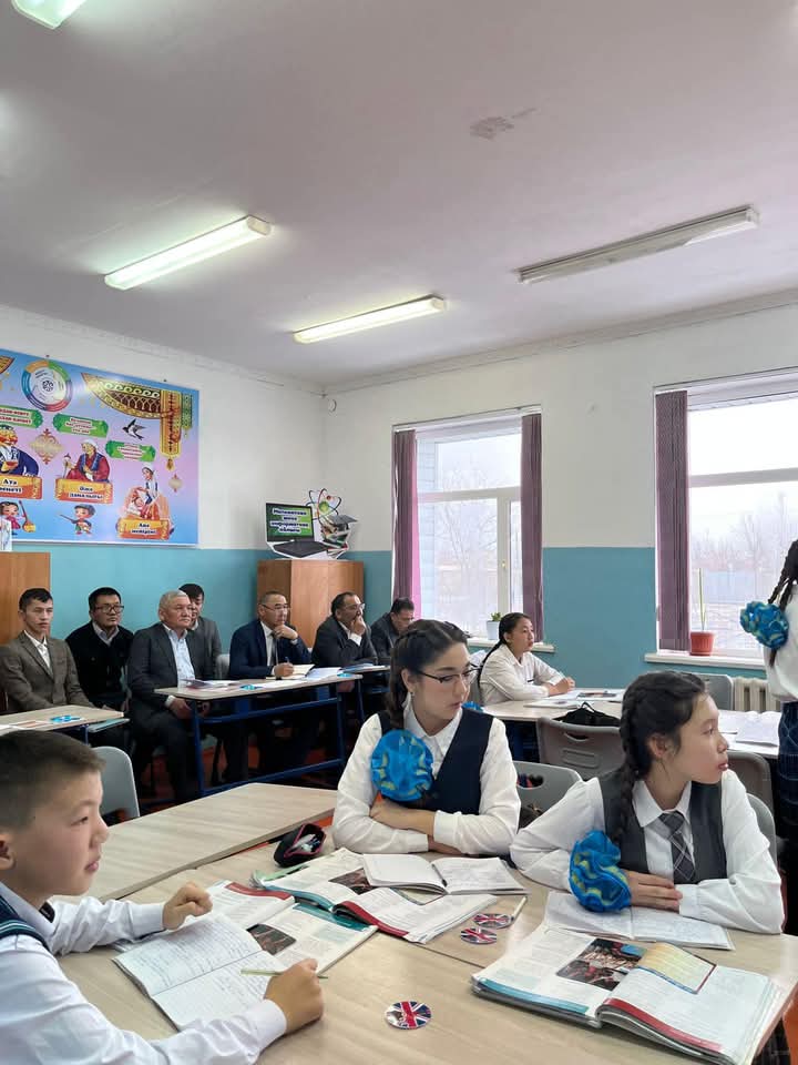 Түркістан облысы, Отырар ауданының білім бөліміне қарасты "Сырдария" шағын жинақты негізгі орта мектебінде "Шағын жинақты мектепте ұлттық құндылықтар мен жасанды интеллектінің рөліт" тақырыбында аудандық семинар өткізілді.