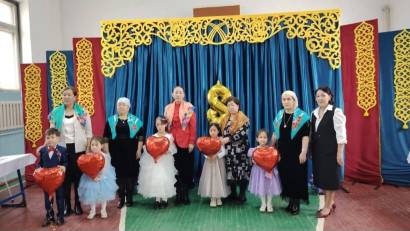 Скоро здесь появится новость«Сырдария»шағын жинақты негізгі орта мектебінде 8 наурыз – көктемнің шуақты мерекесіне,орай МАД тобының тәрбиешісі П.Қалмен және 1-сыныптың сынып жетекшісі Қ.Дөбеннің ұйымдастыруымен,  «Ана мен бала бірге болса бақытты» атты тә